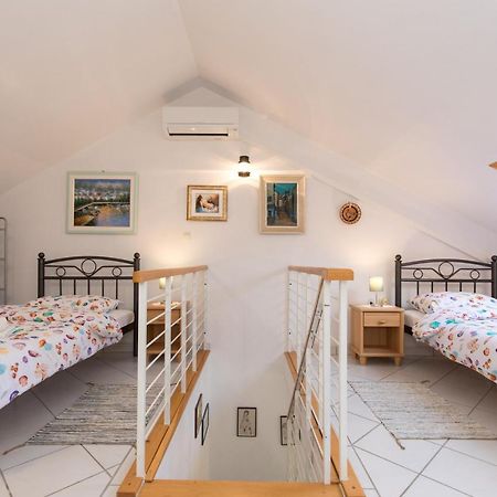 באסקה Apartment Glorija With Balcony מראה חיצוני תמונה
