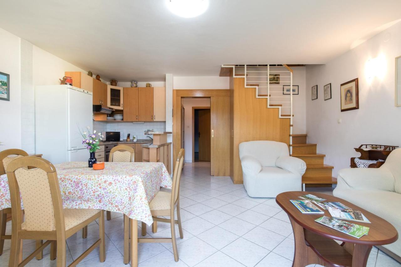 באסקה Apartment Glorija With Balcony מראה חיצוני תמונה