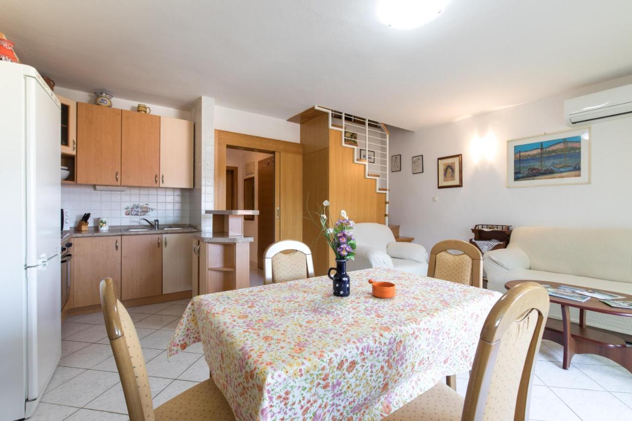 באסקה Apartment Glorija With Balcony מראה חיצוני תמונה