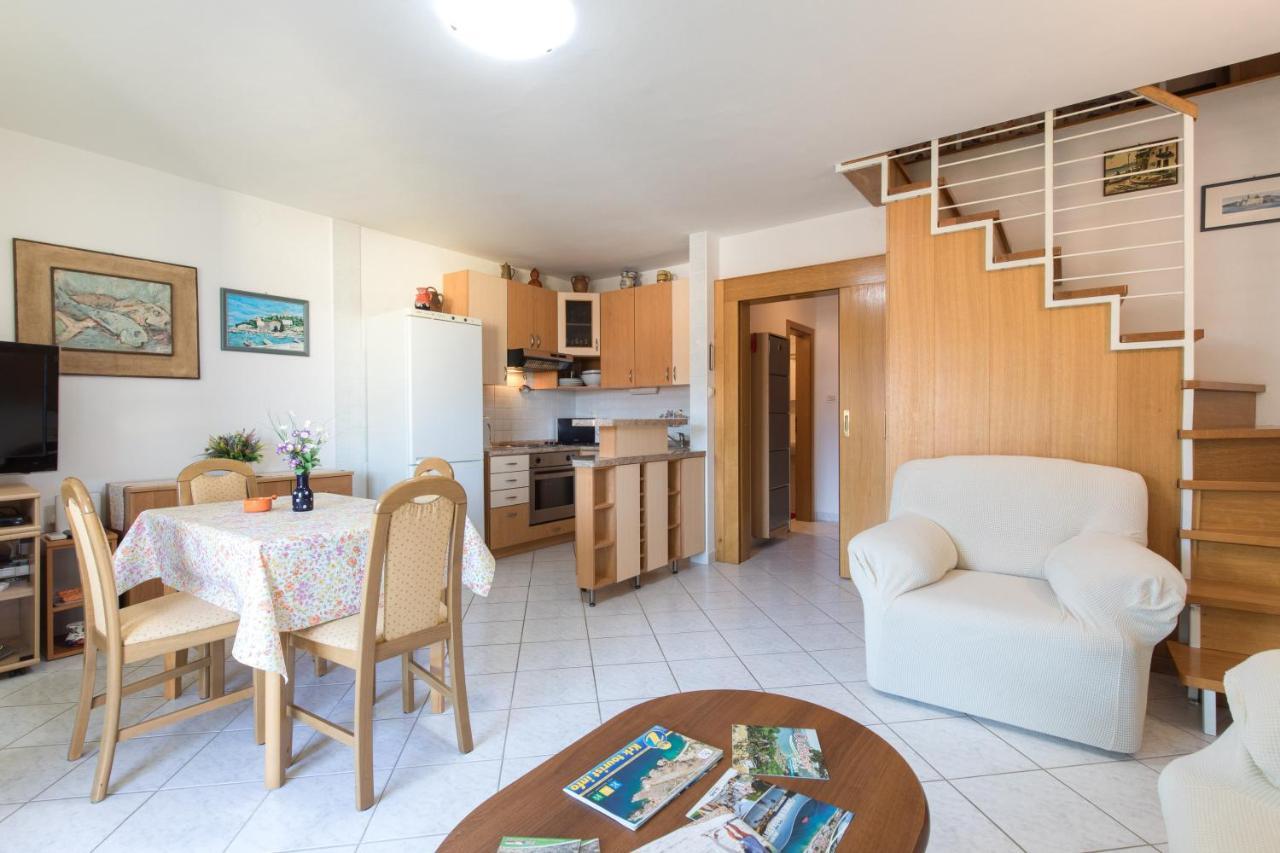 באסקה Apartment Glorija With Balcony מראה חיצוני תמונה